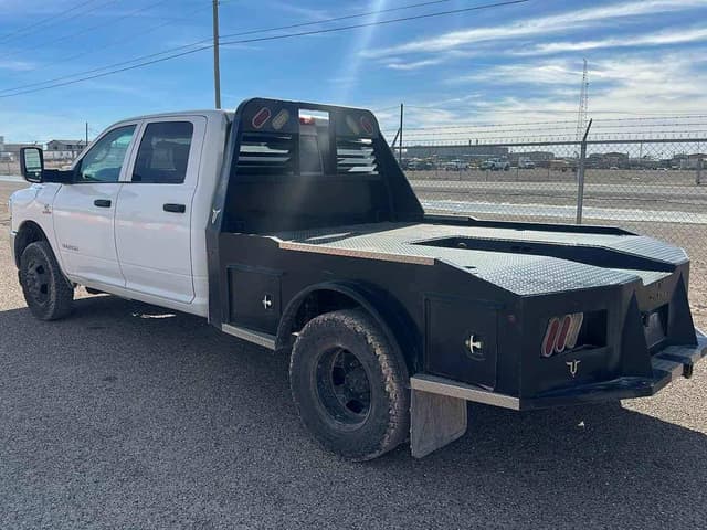 Image of Dodge Ram 3500 equipment image 2