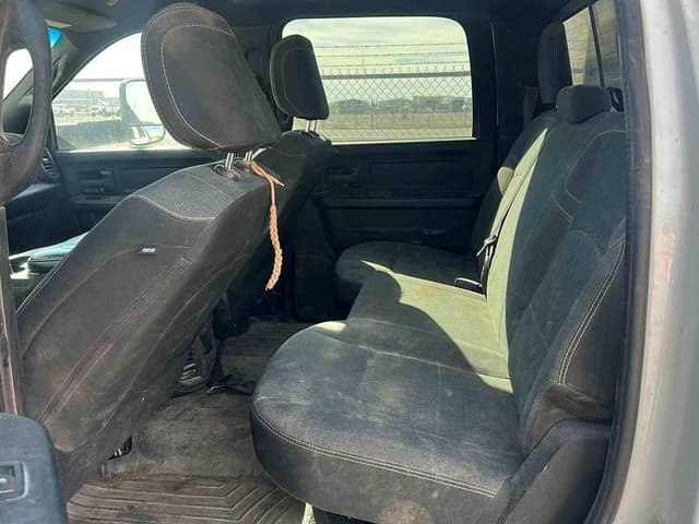 Image of Dodge Ram 3500 equipment image 3