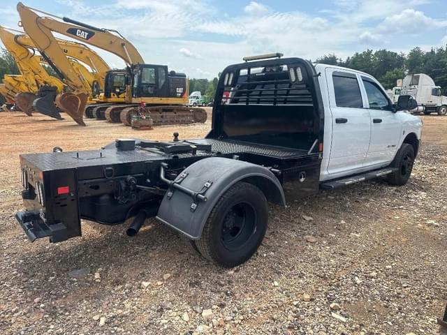Image of Dodge Ram 3500 equipment image 3