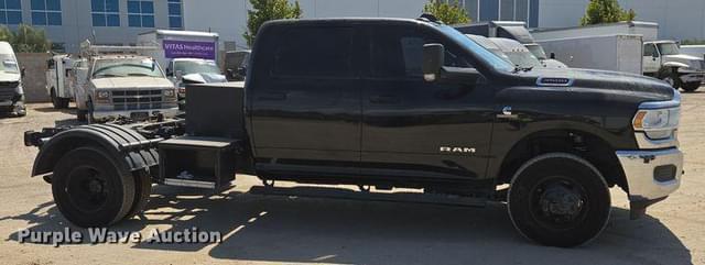 Image of Dodge Ram 3500 equipment image 3