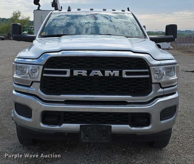 Image of Dodge Ram 3500 equipment image 1