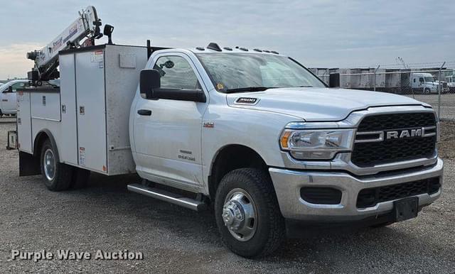 Image of Dodge Ram 3500 equipment image 2