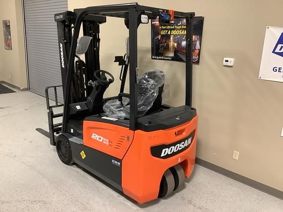 Image of  Doosan B20T-7 Plus equipment image 2
