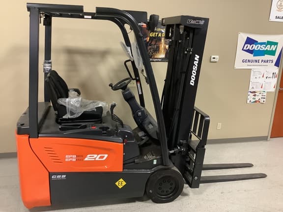 Image of Doosan B20T-7 Plus equipment image 2