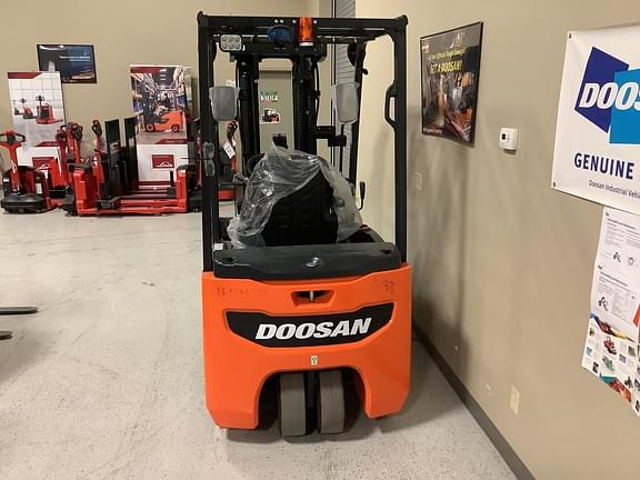 Image of  Doosan B20T-7 Plus equipment image 3