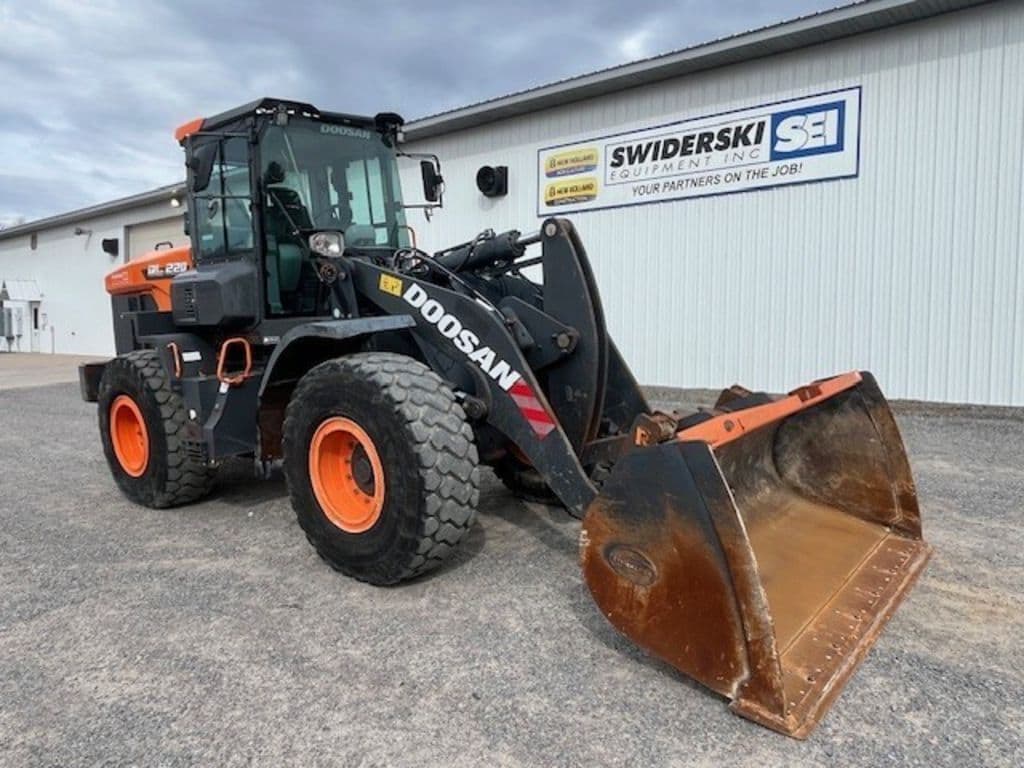 Image of Doosan DL220-7 Primary image