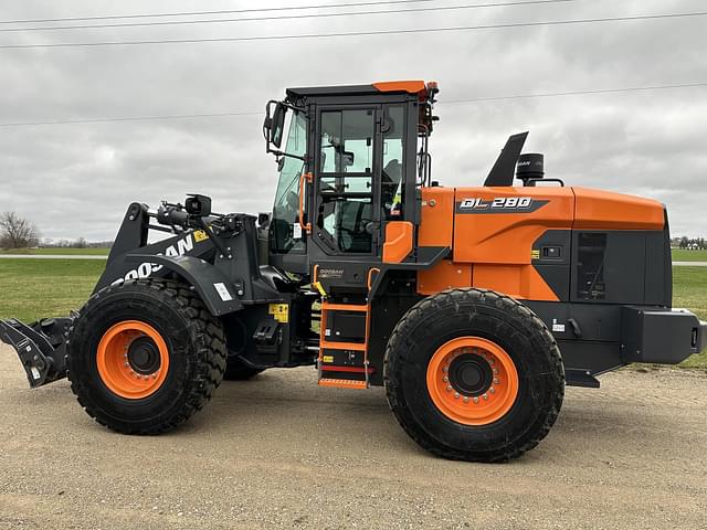 Image of  Doosan DL280 equipment image 2