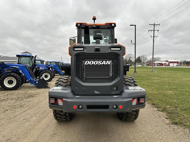 Image of  Doosan DL280 equipment image 4
