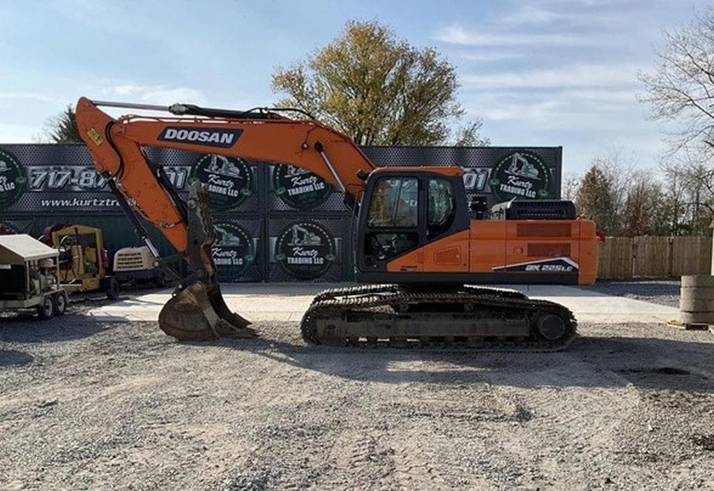 Image of Doosan DX225LC Primary image