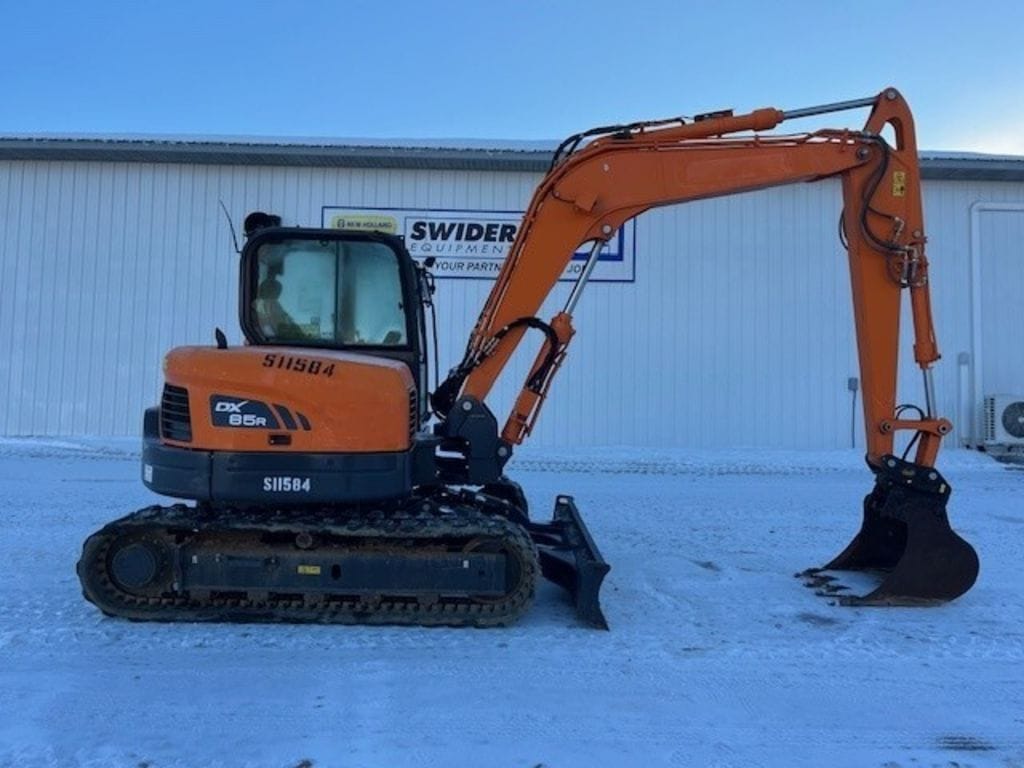 2022  Doosan DX85R-3 Equipment Image0