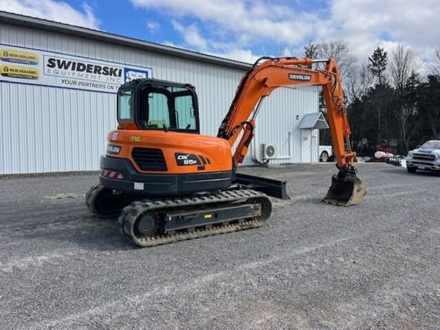 Image of Doosan DX85R-3 equipment image 2