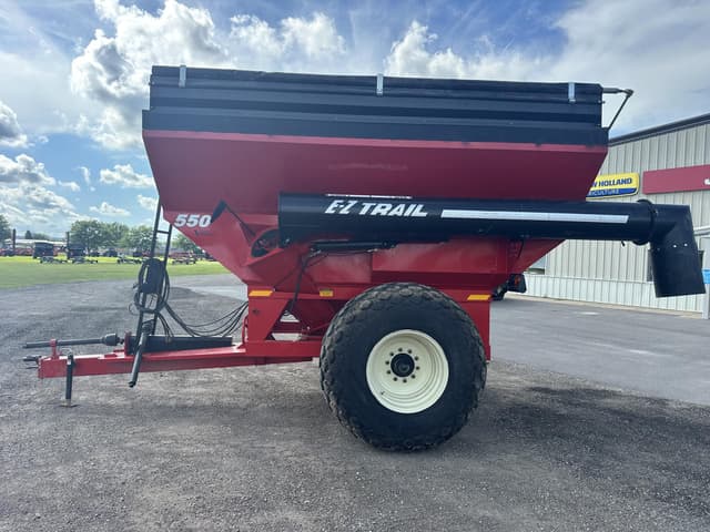 Image of E-Z Trail 550 equipment image 1