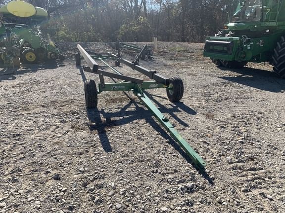 2022 E-Z Trail 880 Equipment Image0