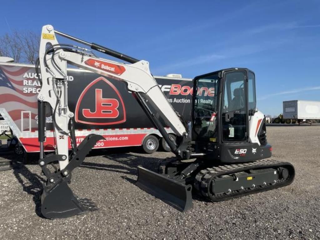 Main image Bobcat E50