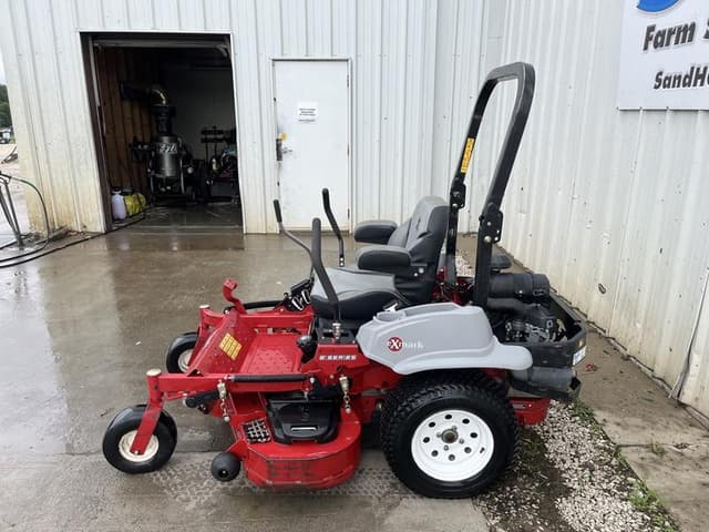 Image of Exmark Lazer Z E-Series equipment image 2