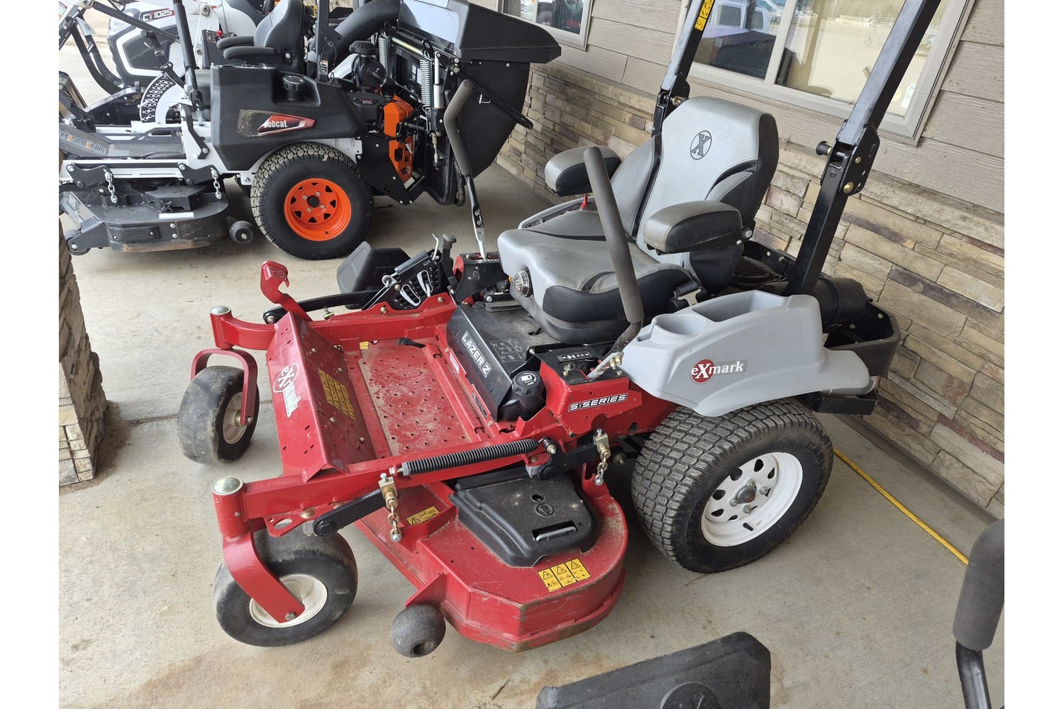 2022 Exmark Lazer Z Equipment Image0