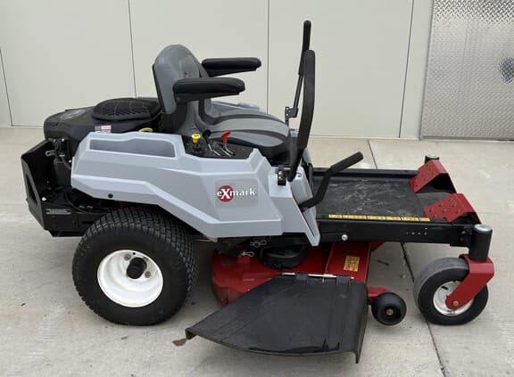 Image of Exmark QZE722GKC42200 equipment image 1
