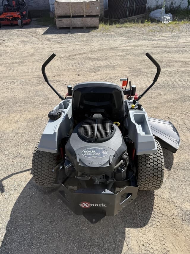 Image of Exmark QZE725GKC50200 equipment image 4