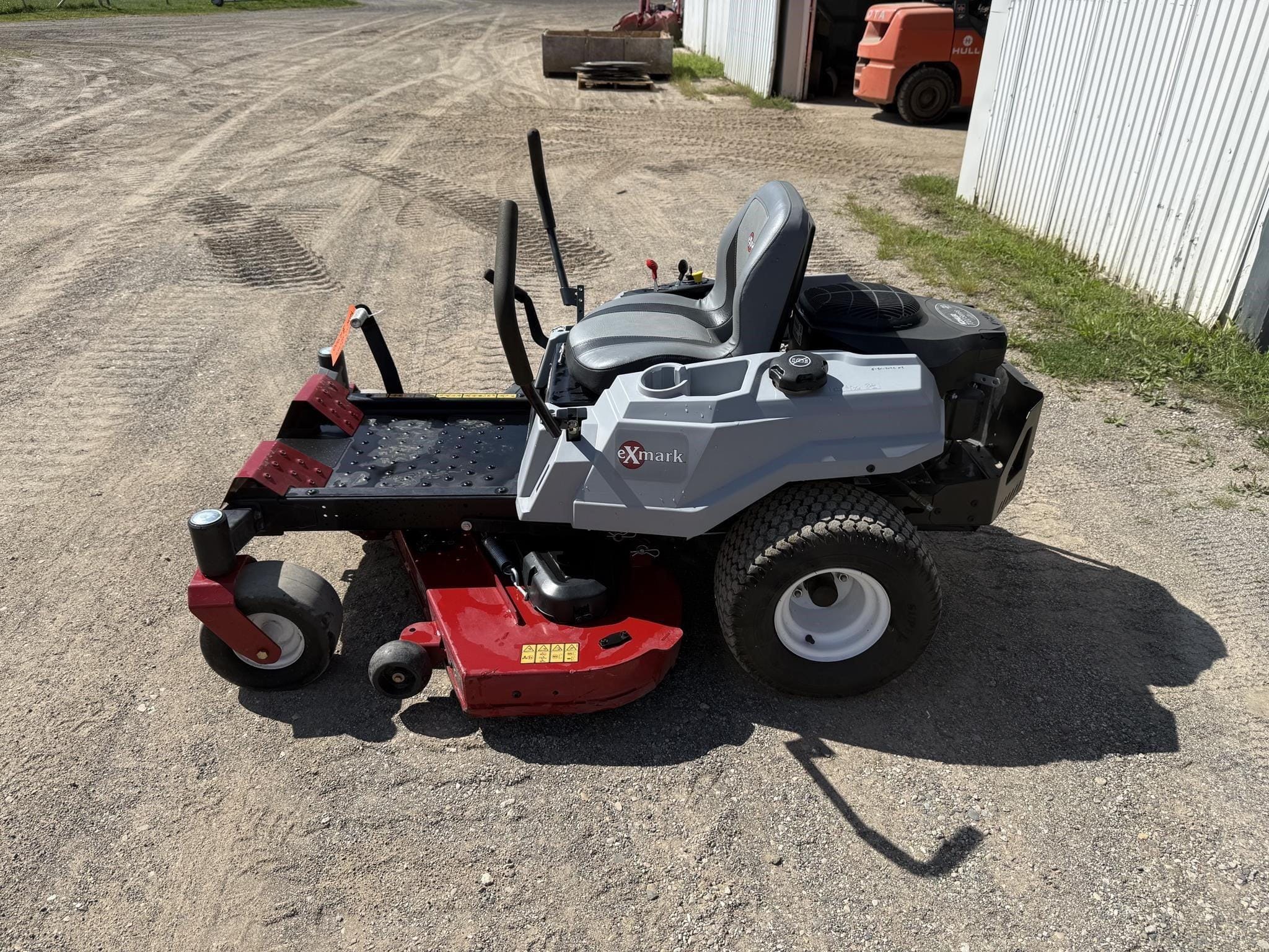 2022 Exmark QZE725GKC50200 Equipment Image0