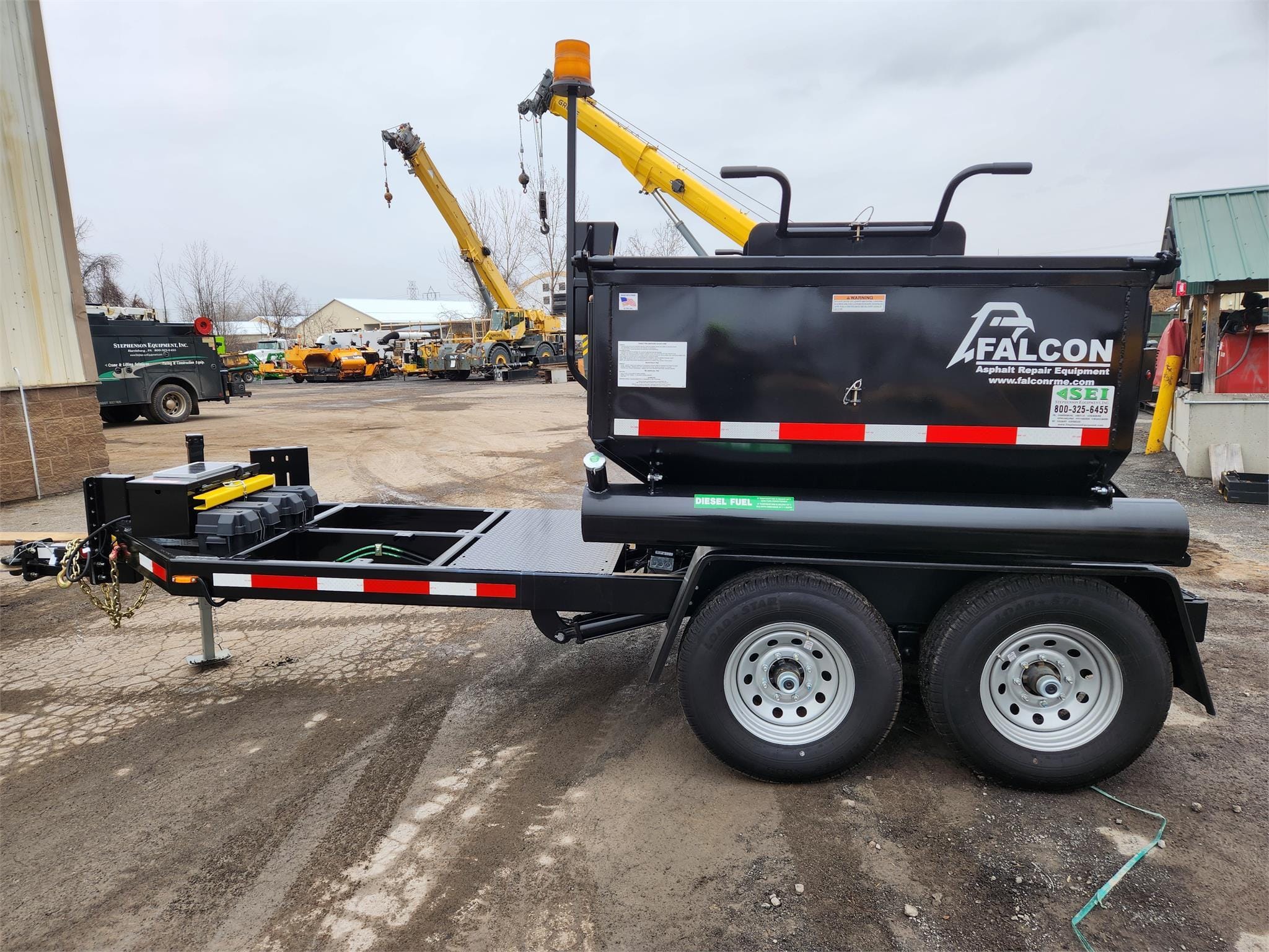 Main image Falcon 4T Hot Box