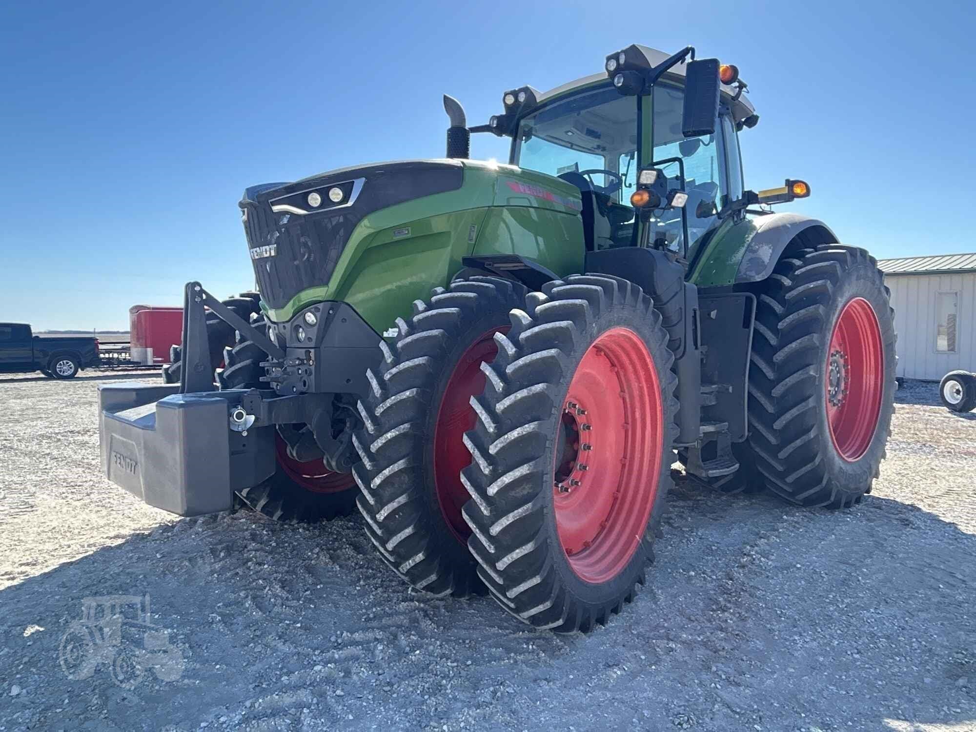 2022 Fendt 1038 Vario Equipment Image0