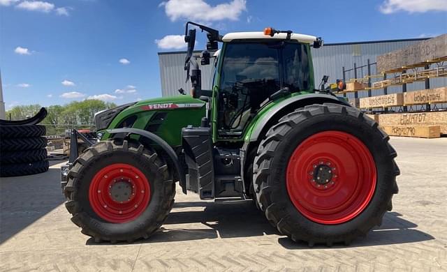 Image of Fendt 718 Vario equipment image 1
