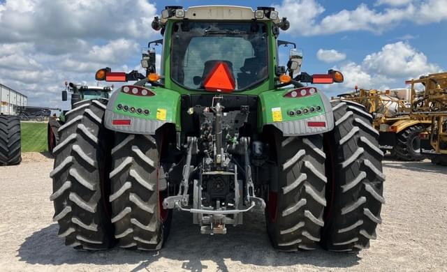 Image of Fendt 718 Vario equipment image 3