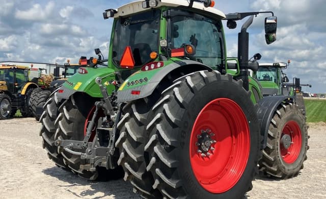 Image of Fendt 718 Vario equipment image 4