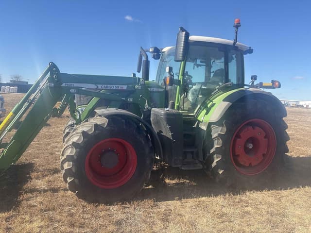Image of Fendt 724 Vario equipment image 1