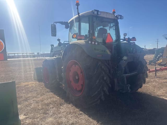 Image of Fendt 724 Vario equipment image 2