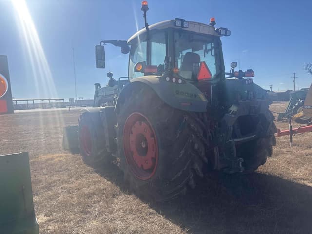 Image of Fendt 724 Vario equipment image 2