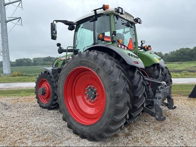 Image of Fendt 724 Vario equipment image 4