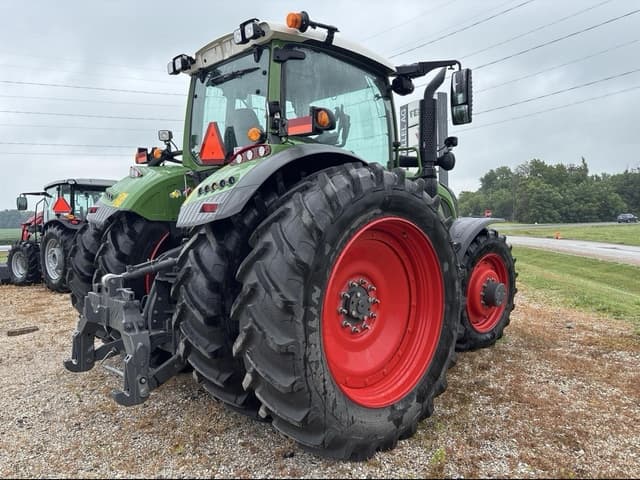 Image of Fendt 724 Vario equipment image 2