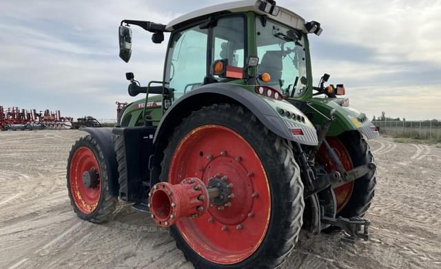 Image of Fendt 724 Vario equipment image 2