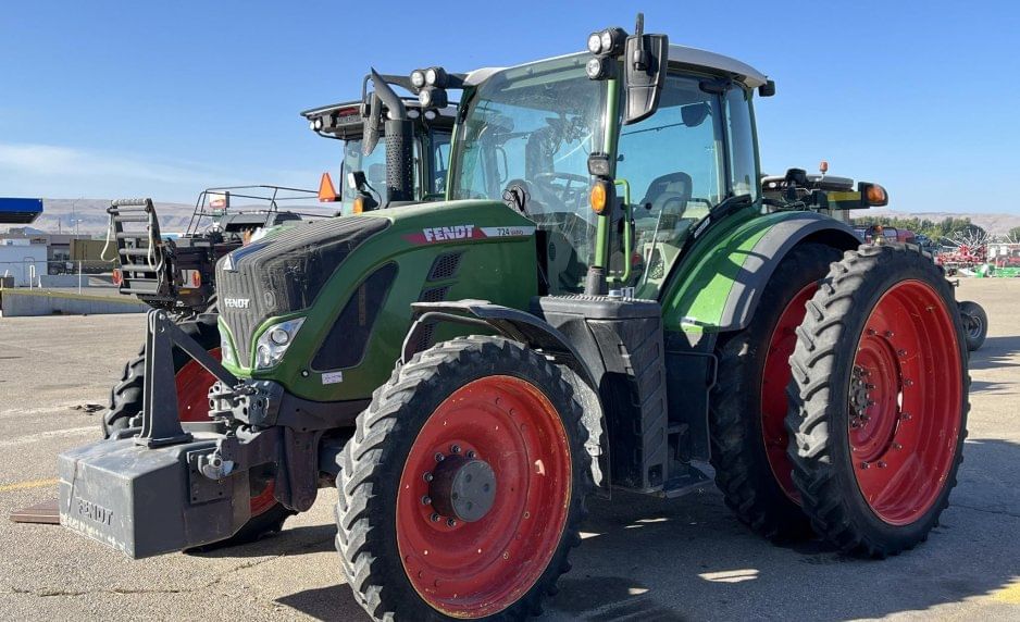2022 Fendt 724 Vario Equipment Image0