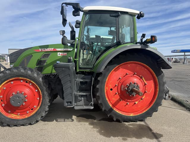 Image of Fendt 724 Vario equipment image 2