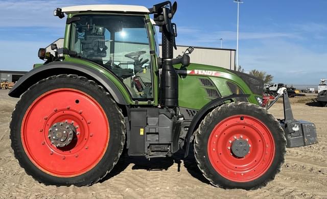 Image of Fendt 724 Vario equipment image 4