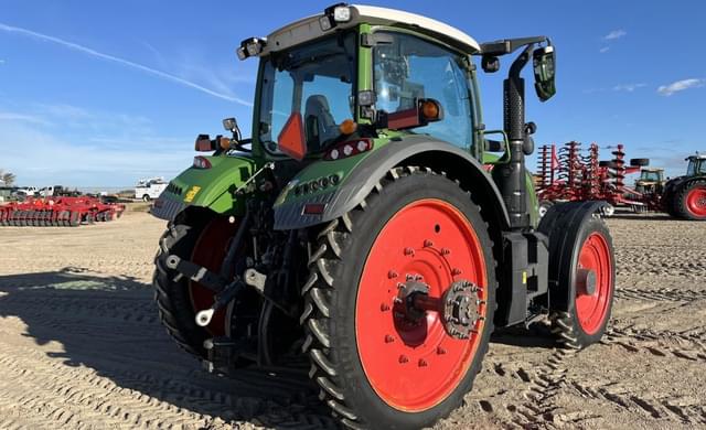 Image of Fendt 724 Vario equipment image 3
