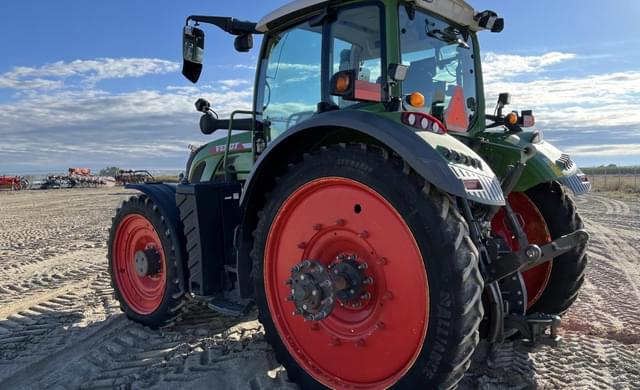 Image of Fendt 724 Vario equipment image 1