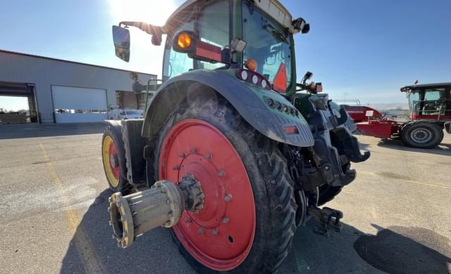 Image of Fendt 724 Vario equipment image 2