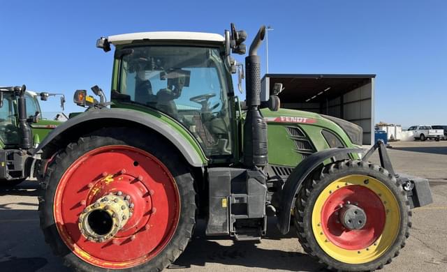 Image of Fendt 724 Vario equipment image 4