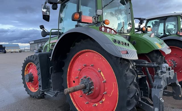 Image of Fendt 724 Vario equipment image 1