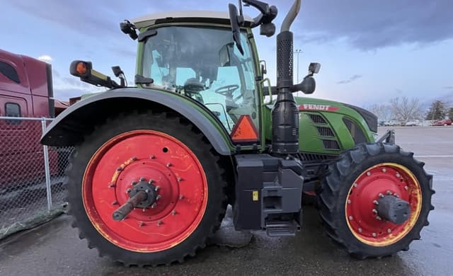 Image of Fendt 724 Vario equipment image 4