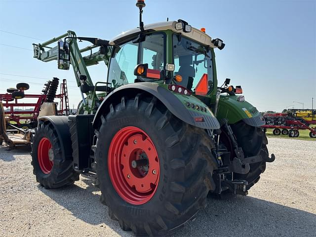 Image of Fendt 724 Vario equipment image 3