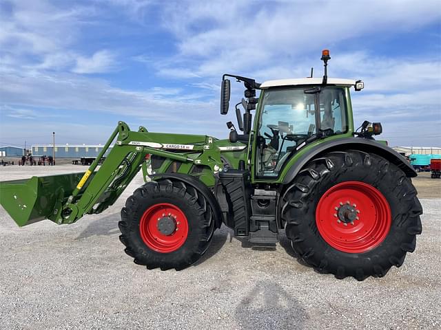 Image of Fendt 724 Vario equipment image 1