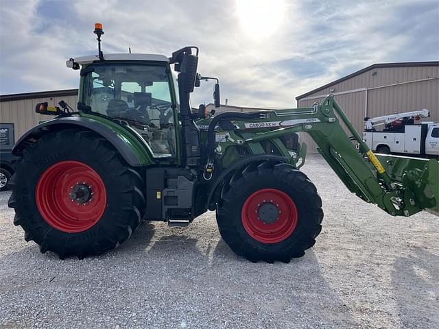 Image of Fendt 724 Vario equipment image 1