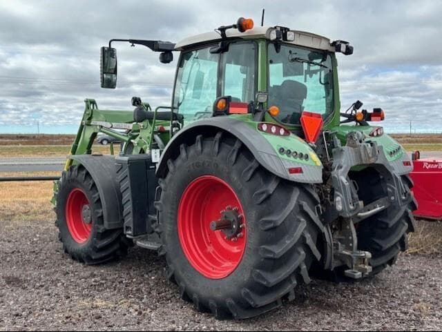 Image of Fendt 724 Vario equipment image 2