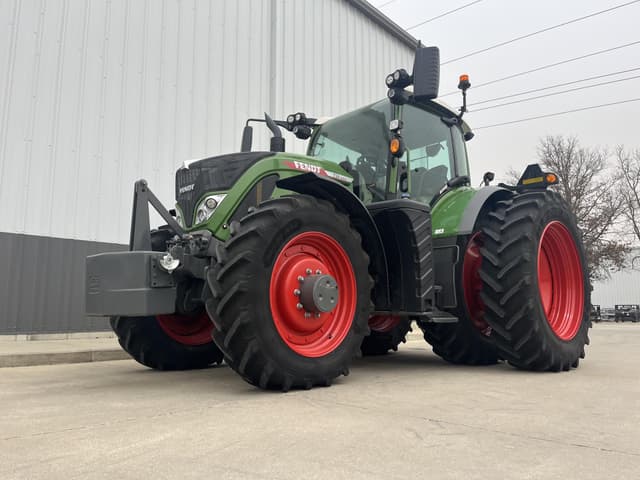 Image of Fendt 724 Vario equipment image 1