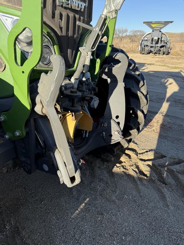 Image of Fendt 724 Vario equipment image 2