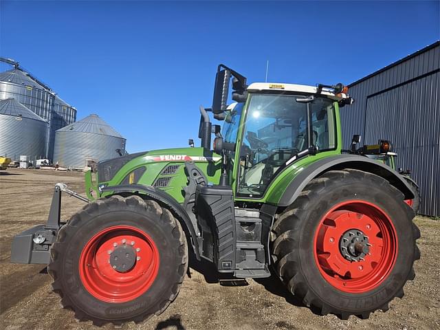 Image of Fendt 724 Vario equipment image 1